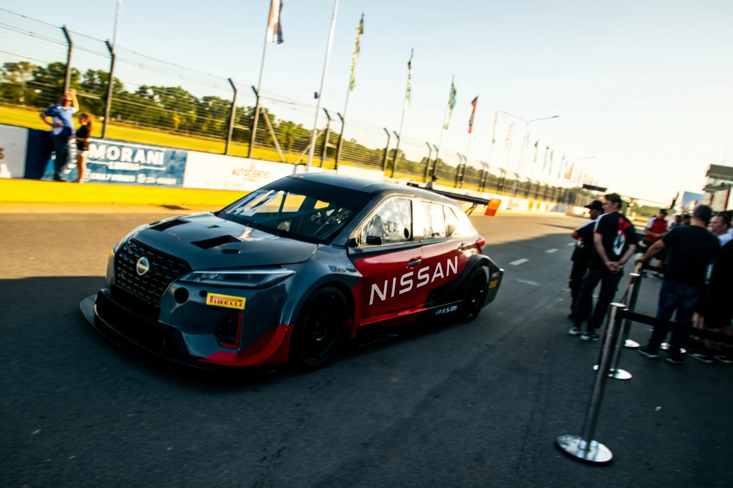 Nissan Kicks TC2000: foto del auto real